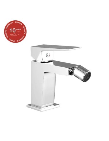 Mitigeur de bidet chromé de la série InfniteSKY BATH, au design moderne et épuré.